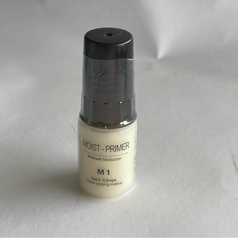 New. Sealed Luminess moist primer M 1 moisturizer‎
